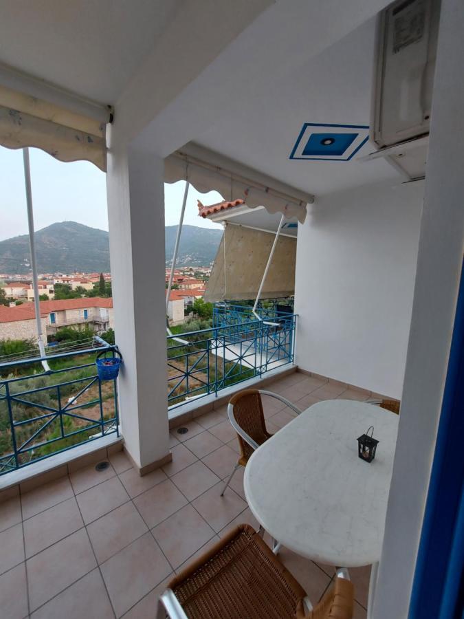 Matina Apartments Tyros ภายนอก รูปภาพ