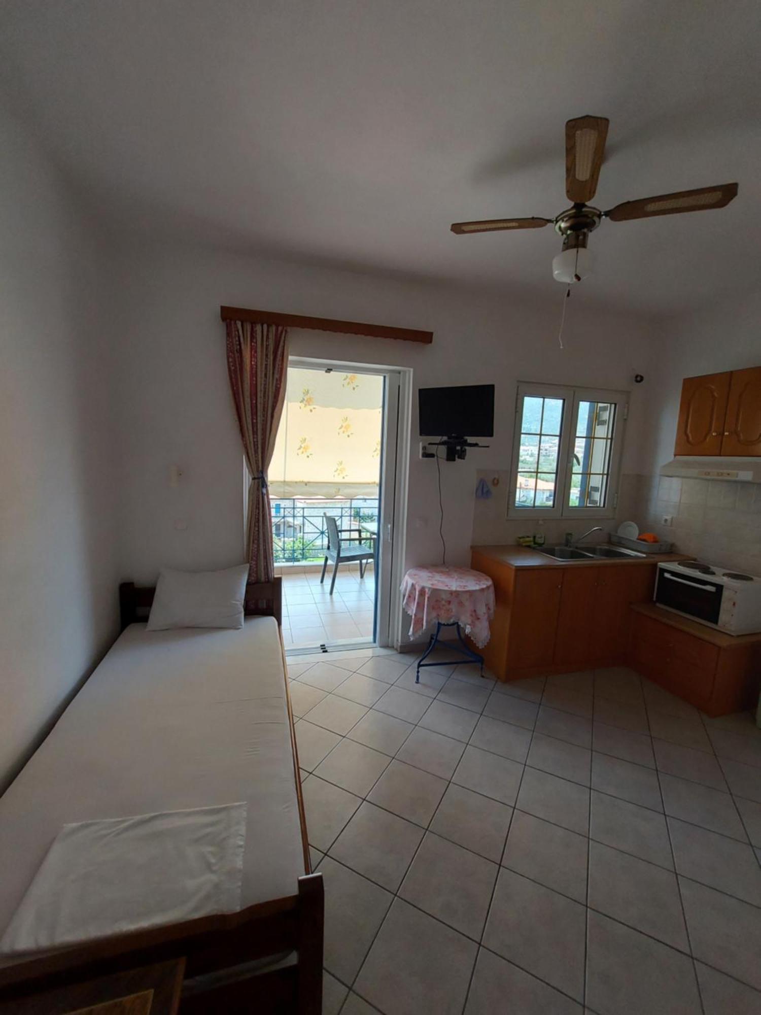 Matina Apartments Tyros ห้อง รูปภาพ